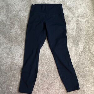 Lululemon wunder under full on luxtreme 25 inch legging.
Size 6. True navy.